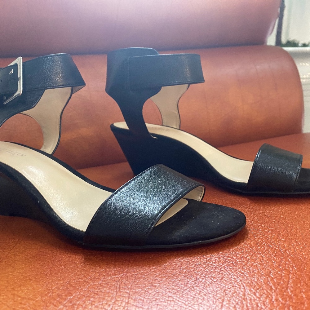 NINE WEST Platform Sandal with ankle strap and silver buckle